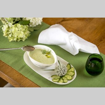 The culinary Green Heart: cold sweet soup of cucumber | © Steiermark Tourismus | Tom Lamm
