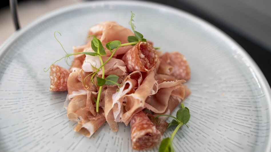 Schinken und Salami von der Vulcano Schinkenmanufaktur