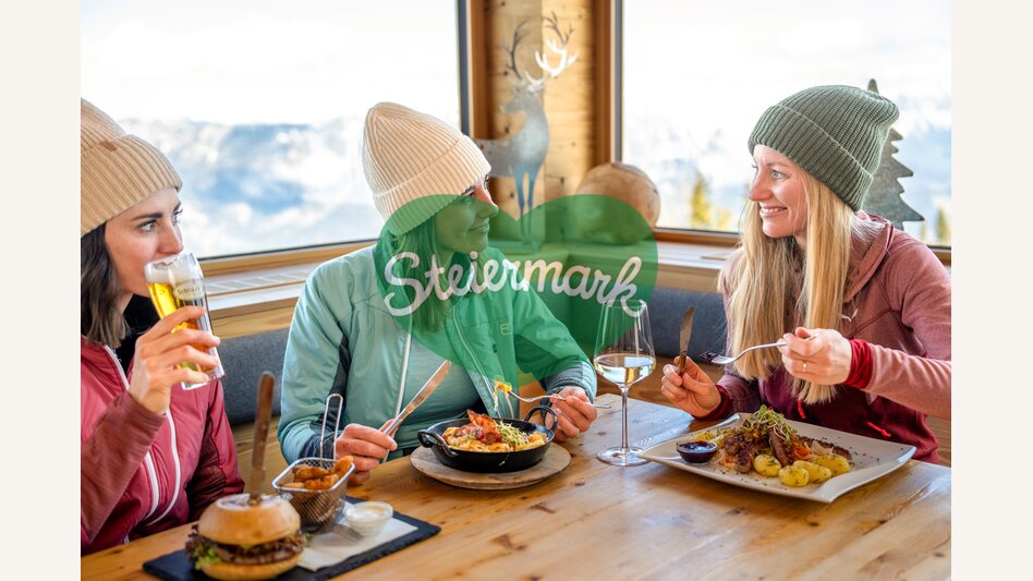 Skigenuss auf der Krummholzhütte | © TVB Schladming-Dachstein | Susanne Einzenberger