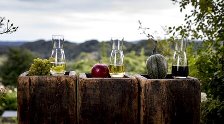 The culinary Styria: wine, apple juice, pumpkin seed oil - Southern & Western Styria | © Steiermark Tourismus | Tom Lamm