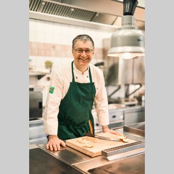 Küchenchef Johann Wöls beim Hubinger in Etmißl | © TV Hochsteiermark | Robert Maybach