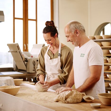 Brotbacken im Retter BioGut | © TV Oststeiermark | Michael Königshofer