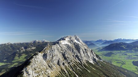 Grimming mit Blick aufs Ennstal | © STG | Atelier Jungwirth / Erich Hagspiel
