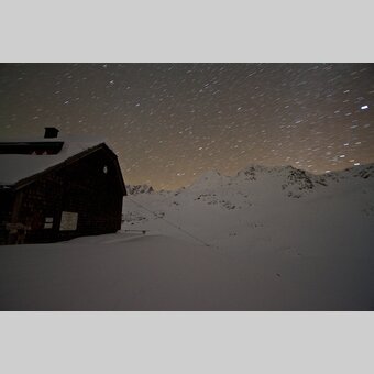 Ignaz-Mattis-Hütte mit Sternenhimmel | © STG | Andreas Kocher