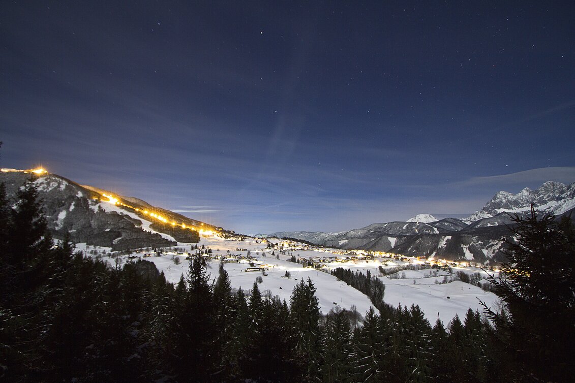 Rohrmoos mit beleuchteter Hochwurzen bei Vollmond  | © STG | Andreas Kocher