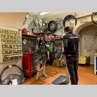 In the bicycle workshop | © Steiermark Tourismus | Martin Kubanek