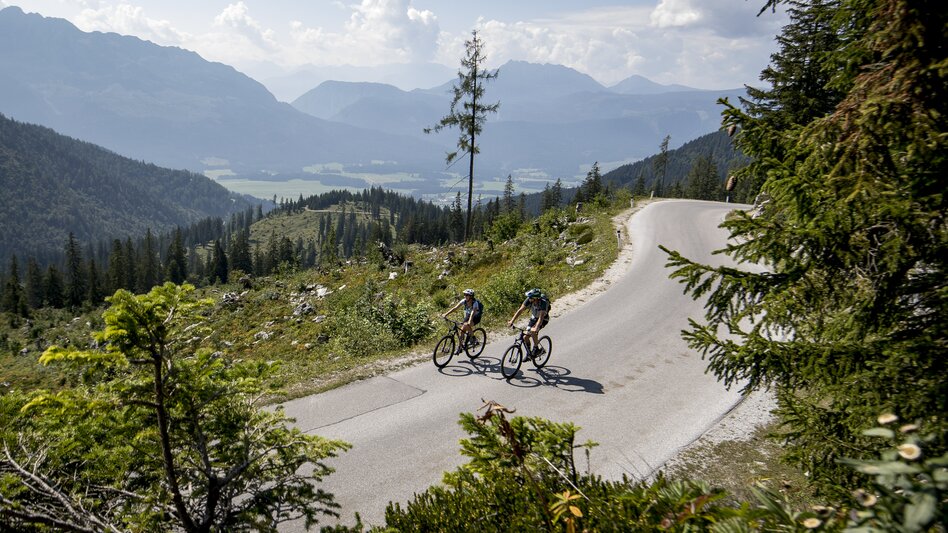 Biker auf der Tauplitzalm Alpenstraße | © STG | Tom Lamm