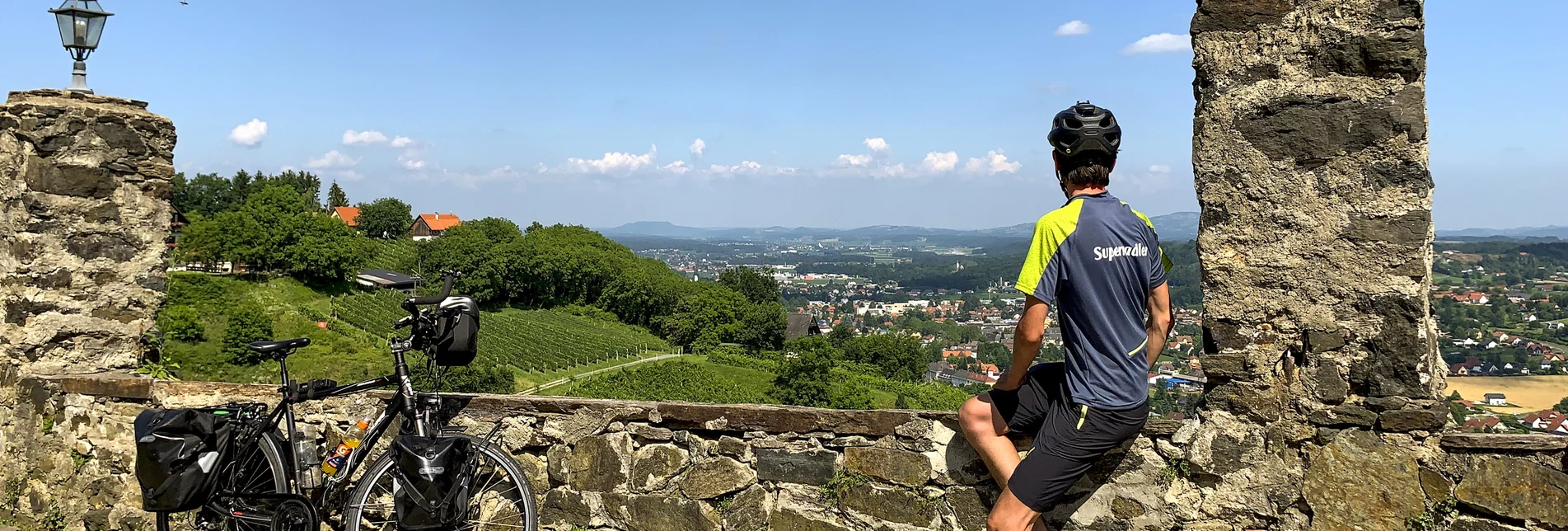 Styrian Wine Country Cycling Tour, castle, Deutschlandsberg | © Steiermark Tourismus | Martin Kubanek