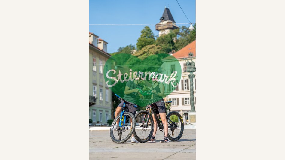 Cycle tour Mur cycle path Graz | © STG | Jesse Streibl