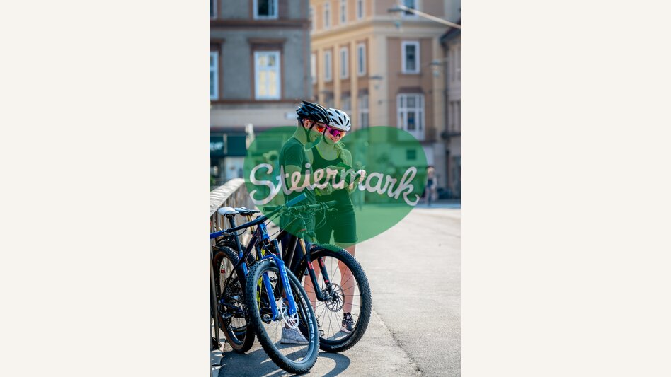 Cycle tour Mur cycle path Graz | © STG | Jesse Streibl