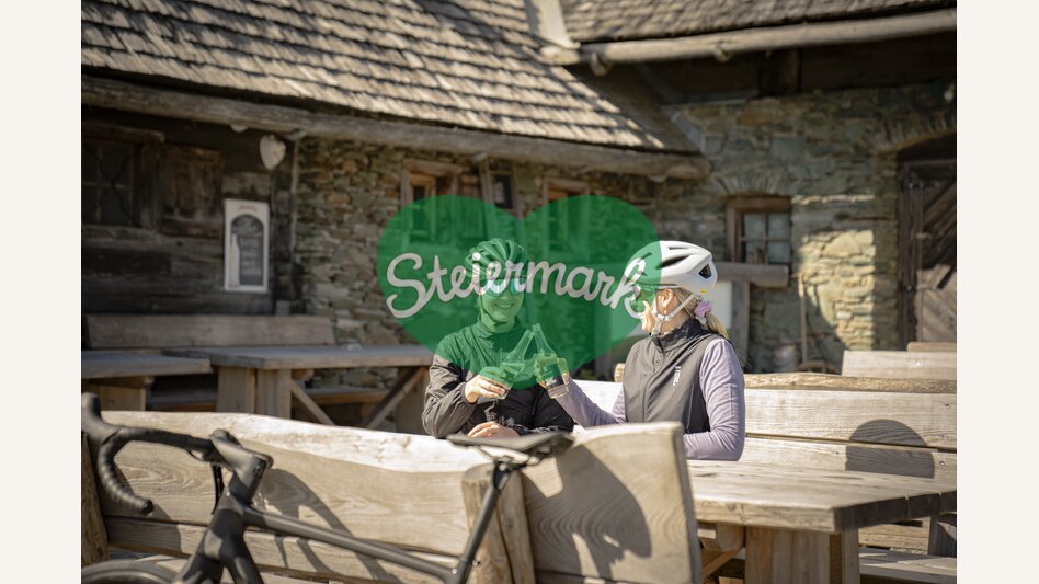 Rennradler bei der Latschenhütte auf der Teichalm | © STG | Jaden Gynes