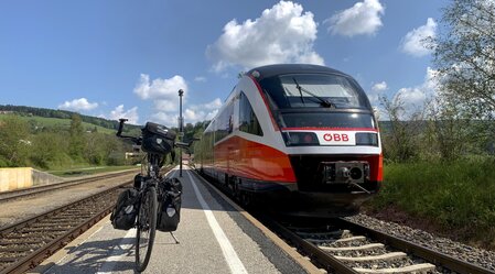 am Thermenradweg, mit dem Zug | © Steiermark Tourismus | Martin Kubanek