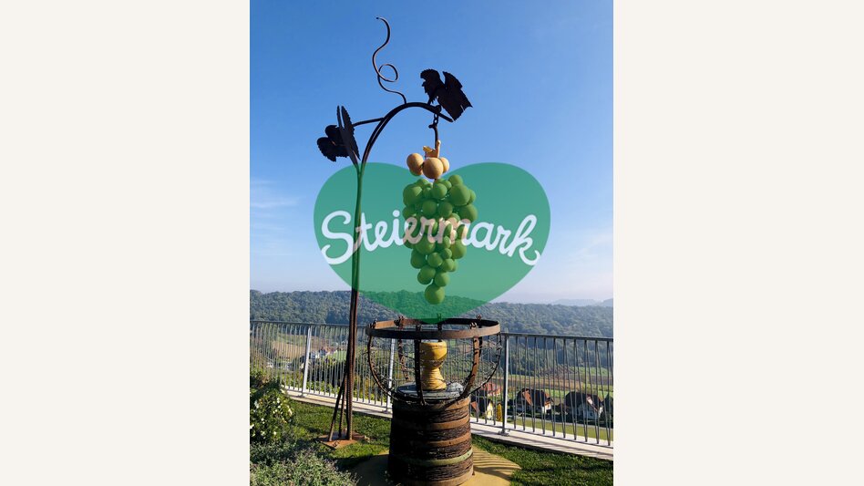 Bei der Vinothek Steiermark in St. Anna am Aigen | © STG | Ute Hödl