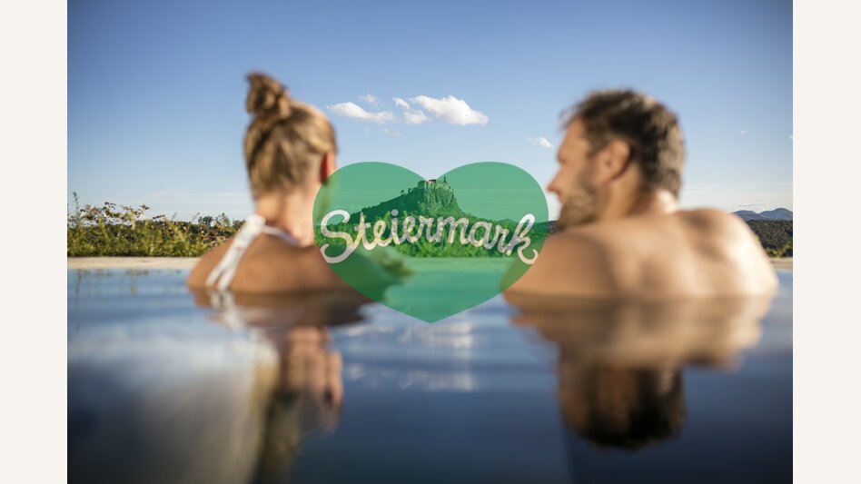 View of the Riegersburg from the Genusshotel | © Thermen- & Vulkanland | Harald Eisenberger