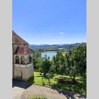 Schloss Seggau mit Blick auf Sulmsee | © STG | Sarah Valda