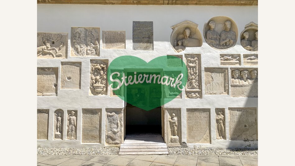  Roman stones near Seggau Castle | © Steiermark Tourismus | Sarah Valda