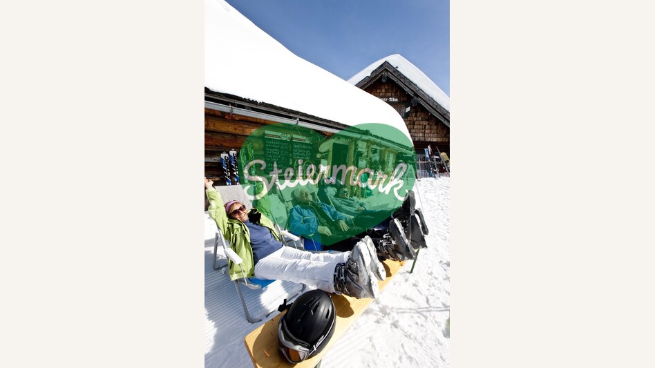 Break at a ski hut | © Steiermark Tourismus | Tom Lamm | for presse only!