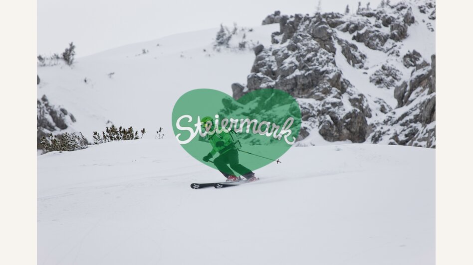 Ski tourers on the descent | © Steiermark Tourismus | Tom Lamm