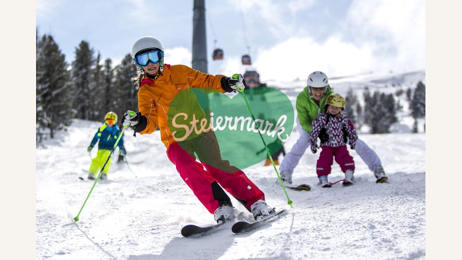 Familie mit Nachwuchs-Skifahrerin am Kreischberg | © STG | Tom Lamm