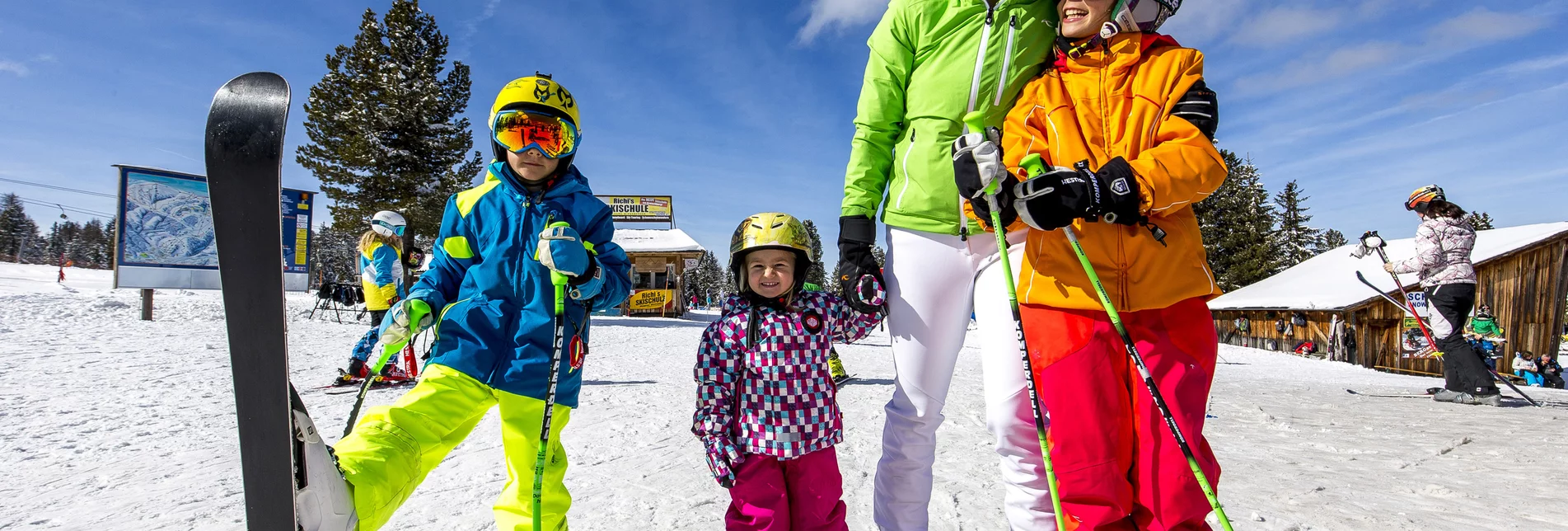 PackageFamilien-Skispaß im Advent - Gratis-Skipass für Kinder 