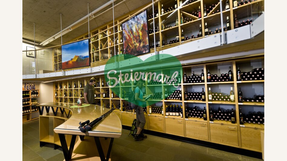 In der Vinothek Steiermark in St. Anna am Aigen | © STG | Leo Himsl | ETZ-Pilgrimage Europe SI-AT