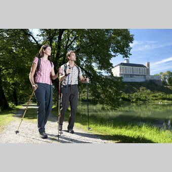 Am Hemma-Pilgerweg beim Schloss Trautenfels | © STG | Harry Schiffer | ETZ-Pilgrimage Europe SI-AT