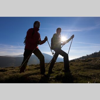 Unterwegs auf der Weinebene | © STG | Harry Schiffer | ETZ-Pilgrimage Europe SI-AT
