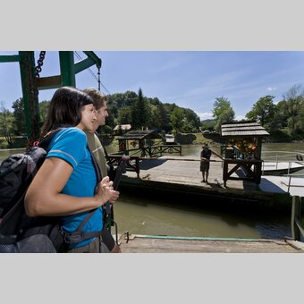 Murfähre nach Slowenien in Weitersfeld | © STG | Leo Himsl | ETZ-Pilgrimage Europe SI-AT