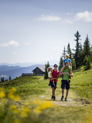 Frühlingswanderung auf die Frauenalpe | © STG | Tom Lamm