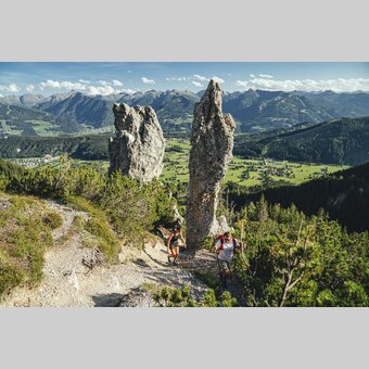 The "Steinernen Jungfrauen", bizarre rock formations in Ramsau am Dachstein | © Steiermark Tourismus | photo-austria.at