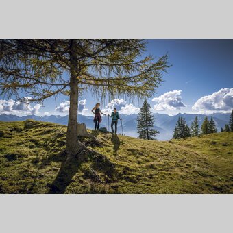 Hiking close to the mountain Dachstein | © Steiermark Tourismus | photo-austria.at