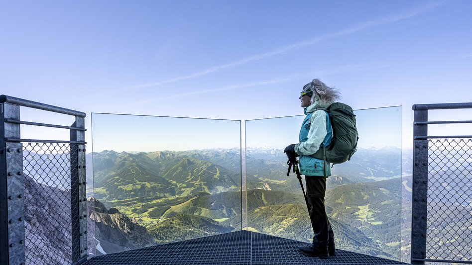 Skywalk am Dachstein, Start der Wanderroute Vom Gletscher zum Wein