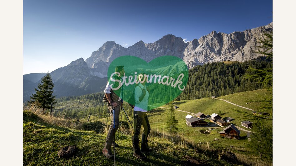 Hiking with a view to Dachstein | © Steiermark Tourismus | Tom Lamm
