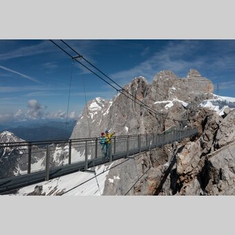 Suspension bridge on the Dachstein | © Planai Bahnen | Harald Steiner