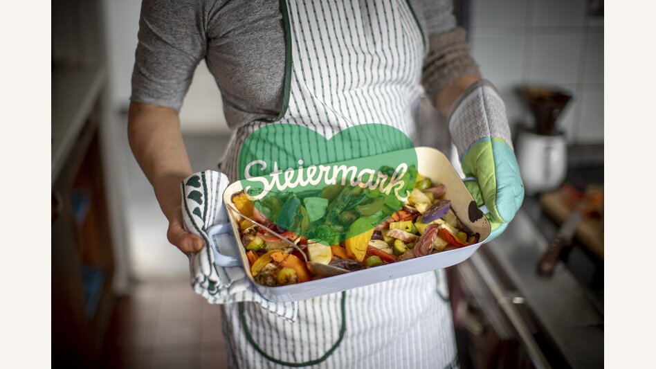 Colourful oven vegetables | © Steiermark Tourismus | Tom Lamm
