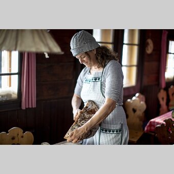 Fresh, crusty farmhouse bread | © Steiermark Tourismus | Tom Lamm