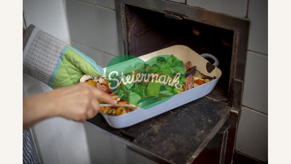 Colourful oven vegetables | © Steiermark Tourismus | Tom Lamm
