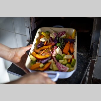 Colourful oven vegetables | © Steiermark Tourismus | Tom Lamm