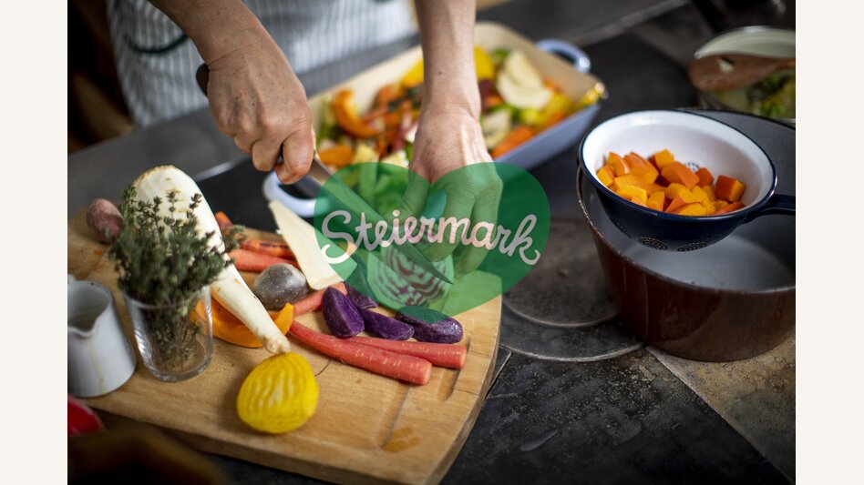 Colourful oven vegetables | © Steiermark Tourismus | Tom Lamm