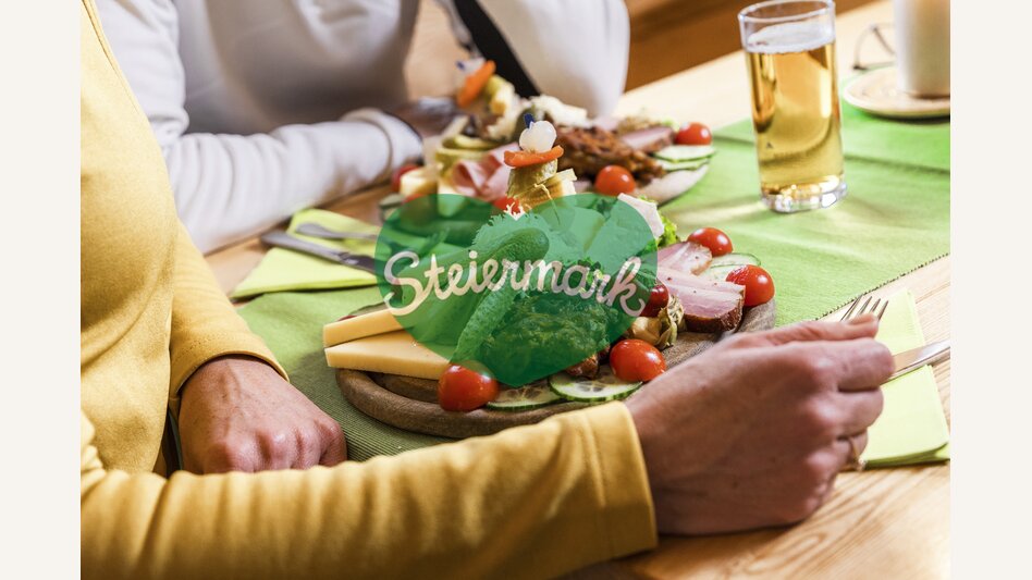 For refreshment we go to the hut | © Steiermark Tourismus | Punkt & Komma