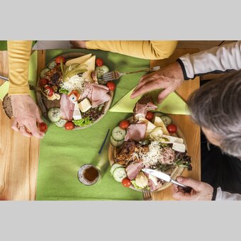 For refreshment we go to the hut | © Steiermark Tourismus | Punkt & Komma