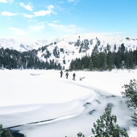 Snowshoe hikers in Hohentauern