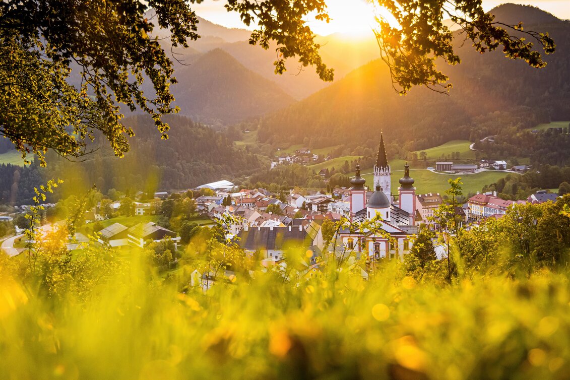 PackageBergauszeit im Mariazellerland - Für Wanderer, Genießer und Erholungssuchende | © Basilika Sonnenuntergang (c) TV Hochsteiermark Fred Lindmoser
