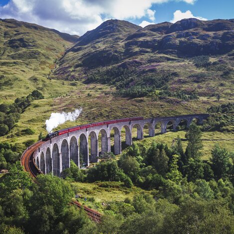 Das Original in Schottland: Der Jacobite Steam Train  | © AdobeStock | Eyes Travelling