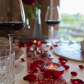 Romantisches Candle-Light-Dinner. | © STG | Markus Tischhart