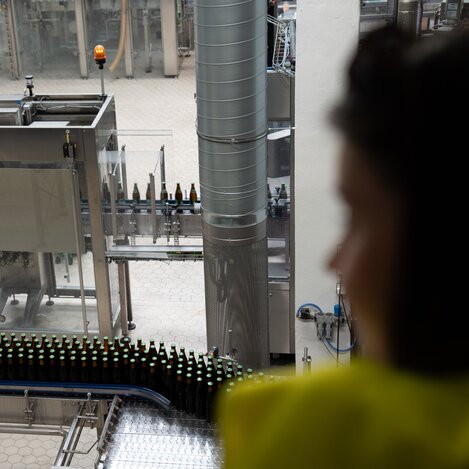 Abpackstation in der Gösser Brauerei | © STG | Markus Tischhart