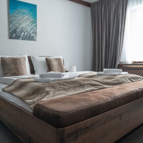 Eines der Zimmer im Hotel | © STG | Miriam Defregger