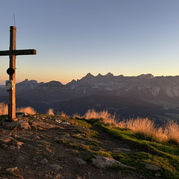 Sonnenaufgang auf der Reiteralm mit Dachsteinblick | © STG | Franziska Resch