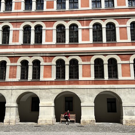 Im Hof des Priesterseminars | © STG | Bettina Hochreiner