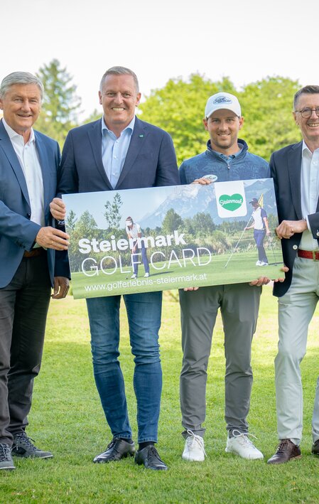von links: STG-Geschäftsführer Michael Feiertag, Karl Fussi (Tourismusvorstand des Steirischen Golfverbandes), Landeshauptmann Mario Kunasek, Profispieler Lukas Nemecz, Dr. Kurt Klein (Präsident Steirischer Golfverband), Mag. Klaus Geyrhofer (Geschäftsführer Murhof Holding) | © STG | Jaden Gynes